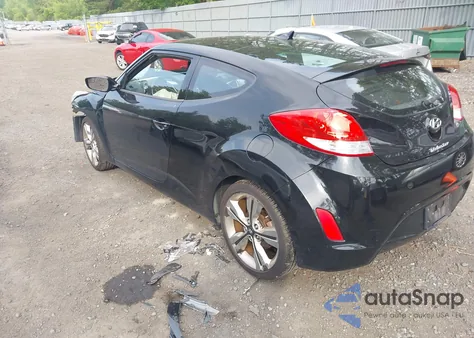 2016 Hyundai Veloster z USA, uszkodzony, nr VIN KMHTC6ADXGU252572